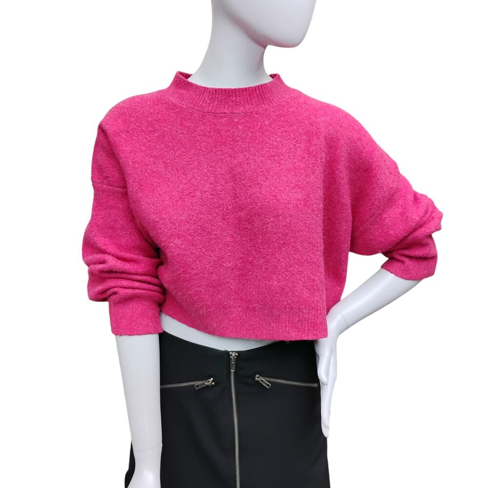 Summerland Crop Sweater Top Size Medium Hot Pink Long Sleeve Soft Knit